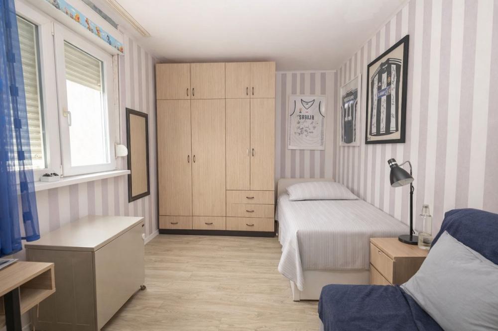 Stan na prodaju u Beogradu, Karaburma, dvosoban, 62m2, cena 167000 evra