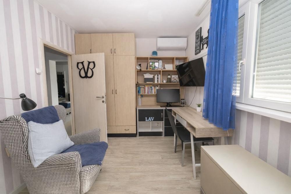 Stan na prodaju u Beogradu, Karaburma, dvosoban, 62m2, cena 167000 evra