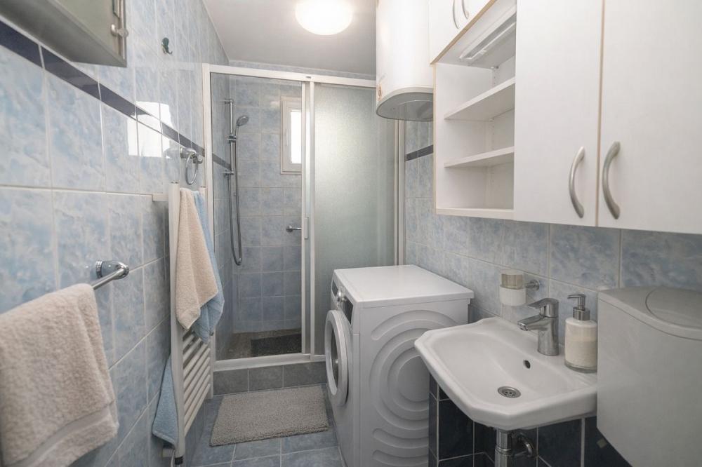 Stan na prodaju u Beogradu, Karaburma, dvosoban, 62m2, cena 167000 evra