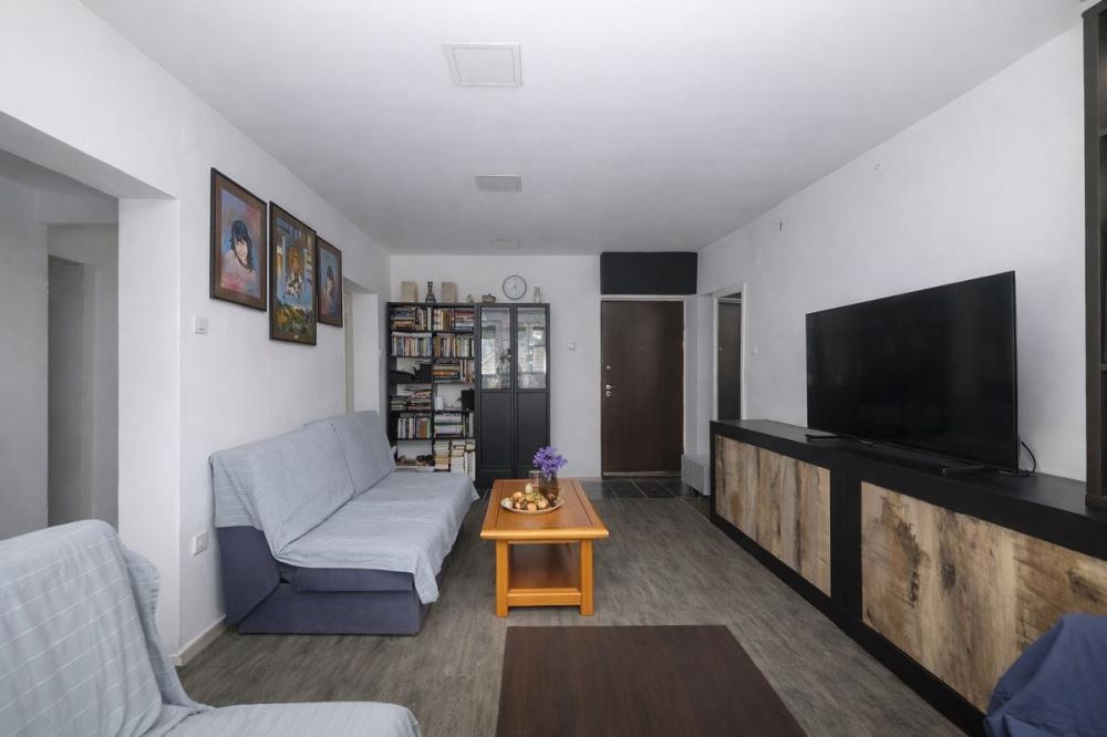Stan na prodaju u Beogradu, Karaburma, dvosoban, 62m2, cena 167000 evra