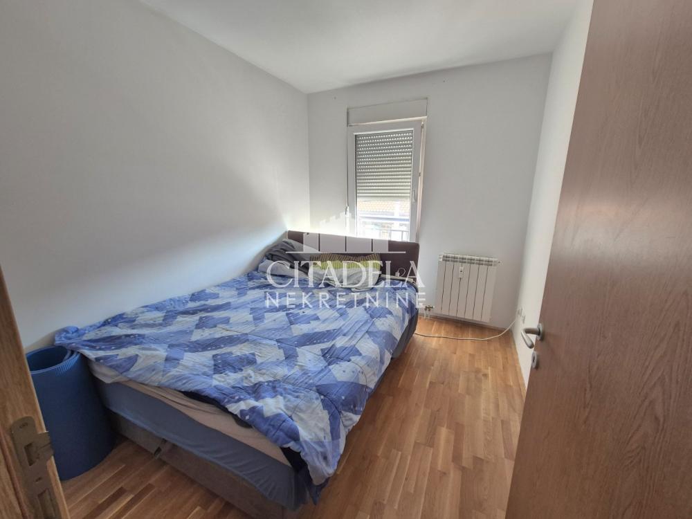 Stan na prodaju u Beogradu, Cvetkova pijaca, jednoiposoban, 44m2, cena 155000 evra