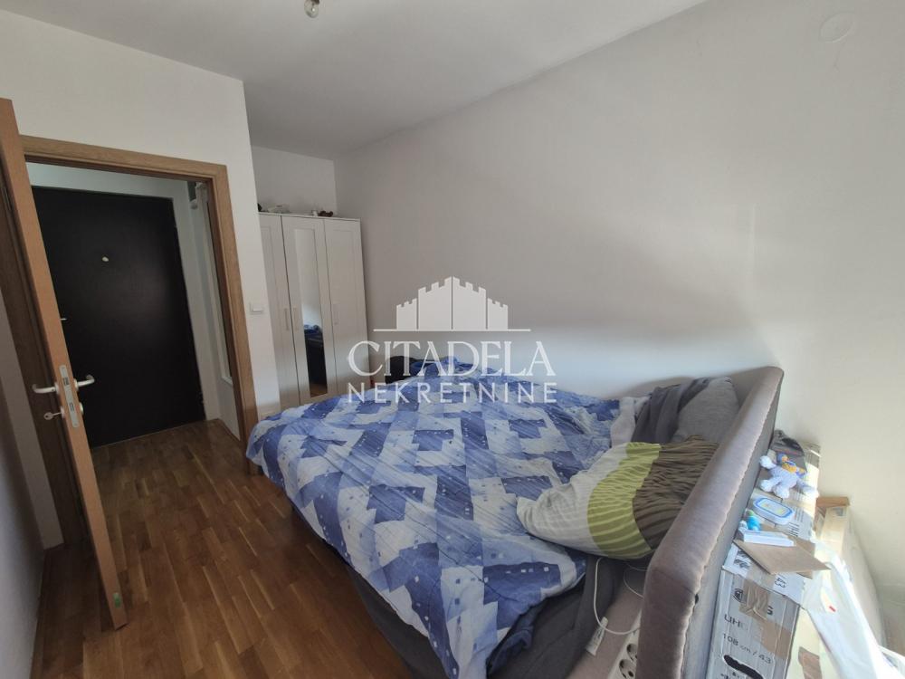 Stan na prodaju u Beogradu, Cvetkova pijaca, jednoiposoban, 44m2, cena 155000 evra
