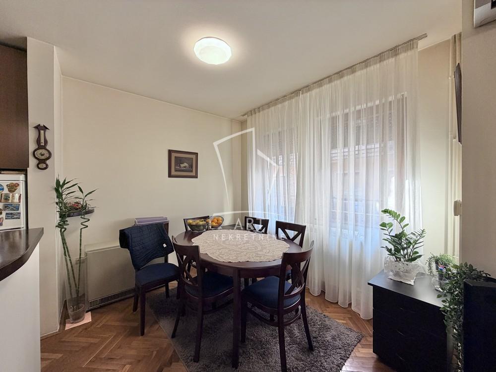 Stan na prodaju u Beogradu, Konjarnik, cetvorosoban, 150m2, cena 370000 evra