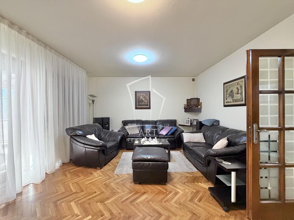 Stan na prodaju u Beogradu, Konjarnik, cetvorosoban, 150m2, cena 370000 evra