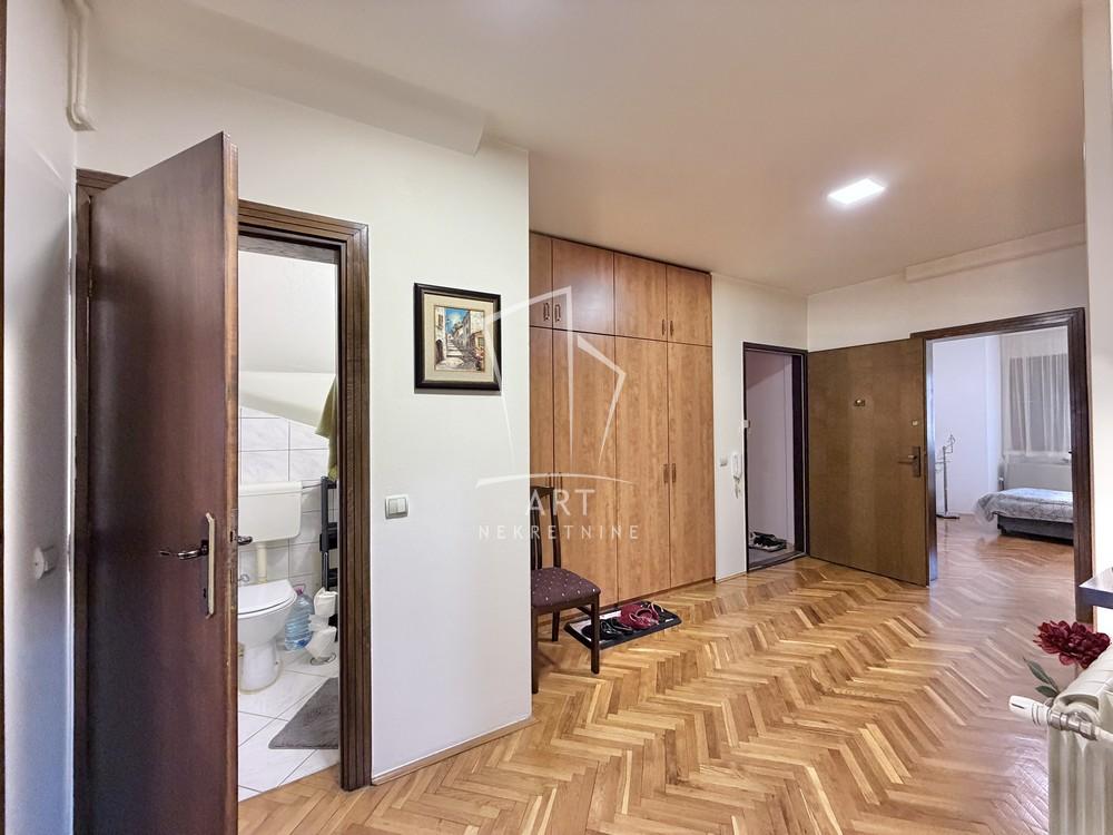 Stan na prodaju u Beogradu, Konjarnik, cetvorosoban, 150m2, cena 370000 evra