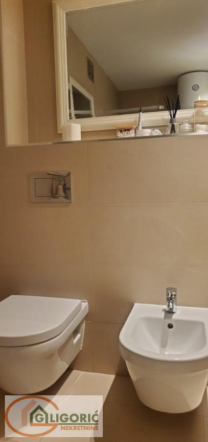 Stan na prodaju u Beogradu, Stari grad, trosoban, 68m2, cena 570000 evra