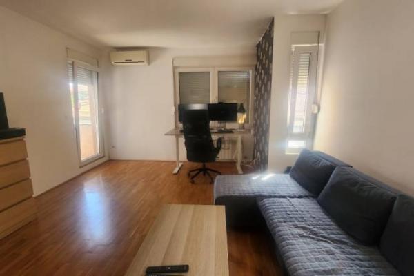 Stan na prodaju u Beogradu, Cvetkova pijaca, dvosoban, 44m2, cena 155000 evra