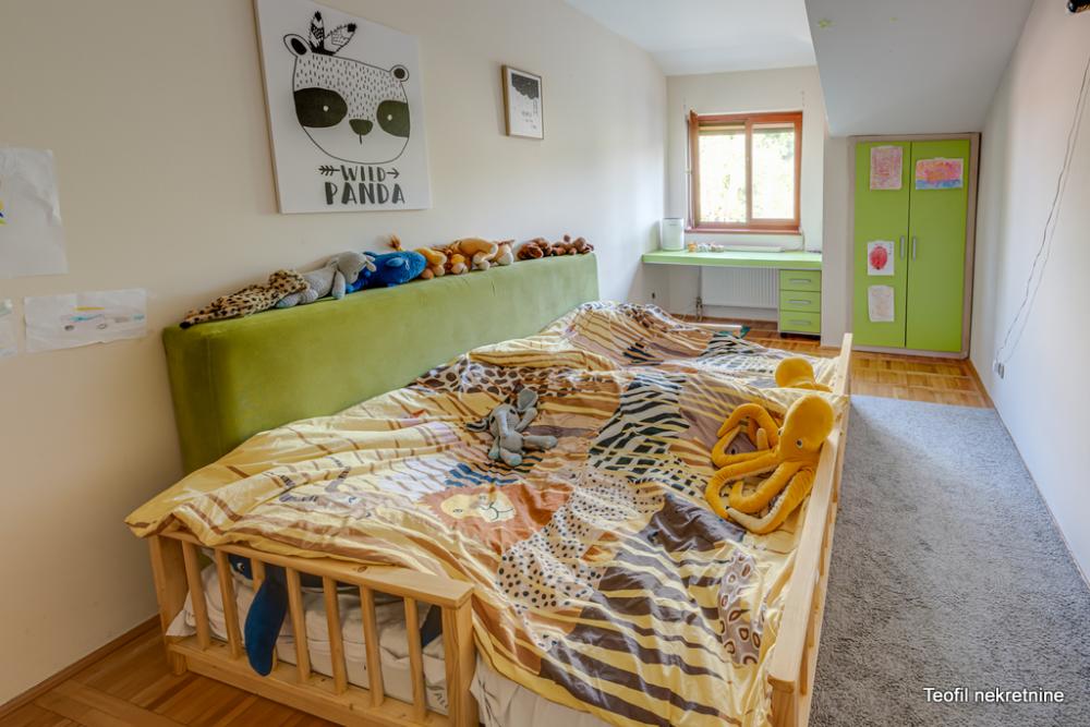 Stan na prodaju u Beogradu, Zemun centar, 161m2, cena 279000 evra