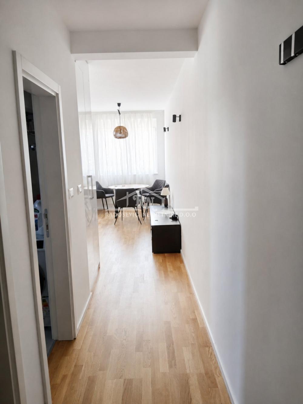 Stan na prodaju u Beogradu, Zemun, jednoiposoban, 45m2, cena 115000 evra