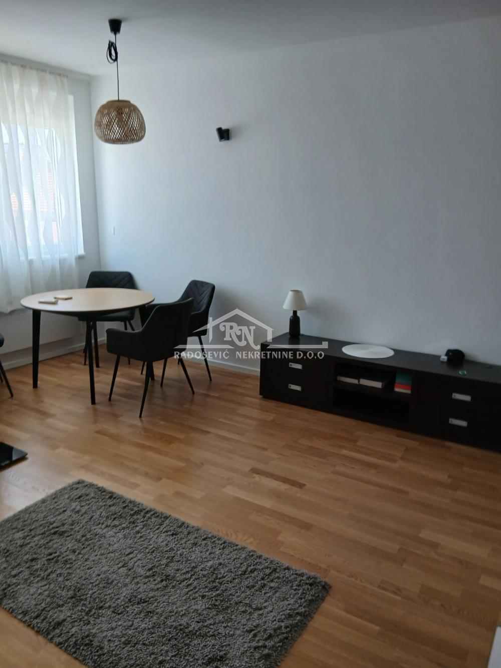 Stan na prodaju u Beogradu, Zemun, jednoiposoban, 45m2, cena 115000 evra