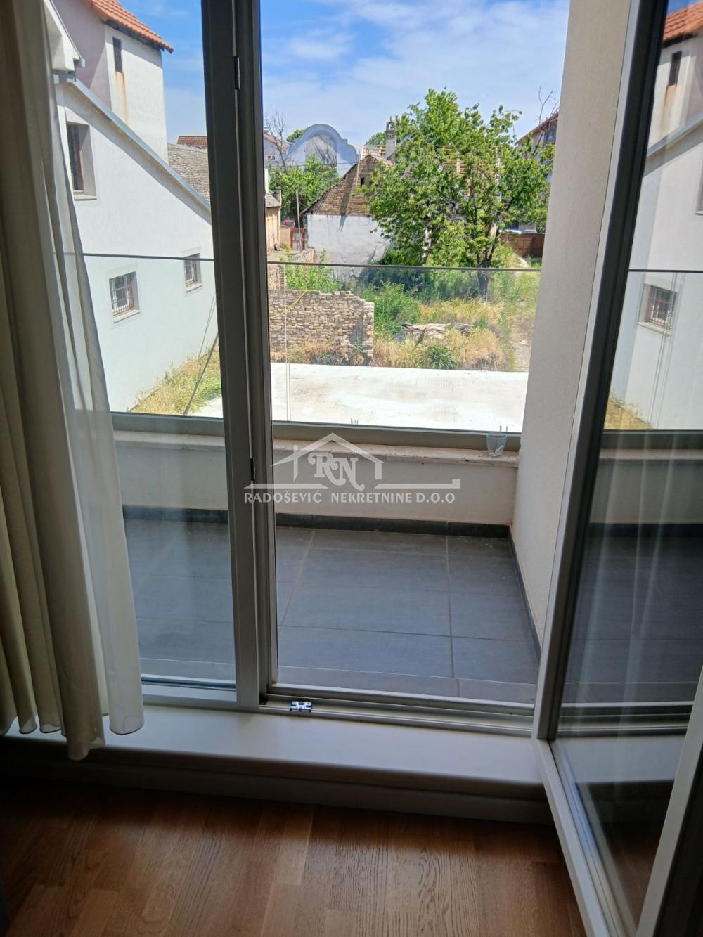 Stan na prodaju u Beogradu, Zemun, jednoiposoban, 45m2, cena 115000 evra