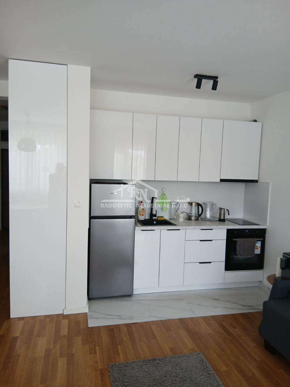 Stan na prodaju u Beogradu, Zemun, jednoiposoban, 45m2, cena 115000 evra