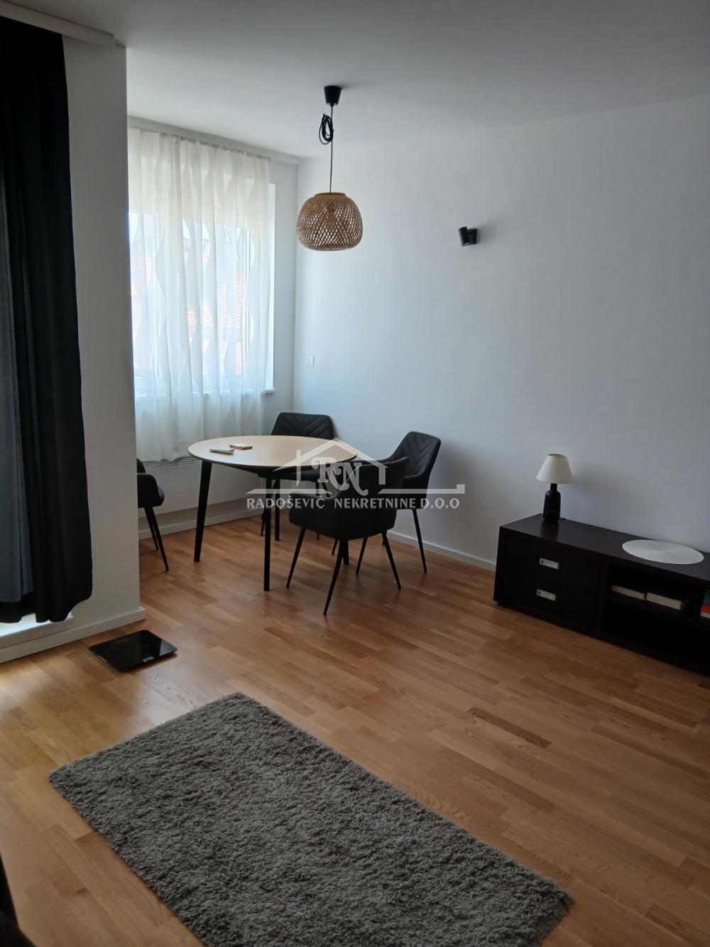 Stan na prodaju u Beogradu, Zemun, jednoiposoban, 45m2, cena 115000 evra
