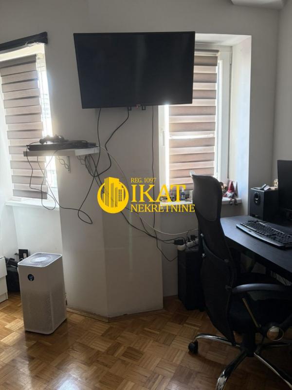 Stan na prodaju u Beogradu, Stari grad, dvoiposoban, 44m2, cena 270000 evra