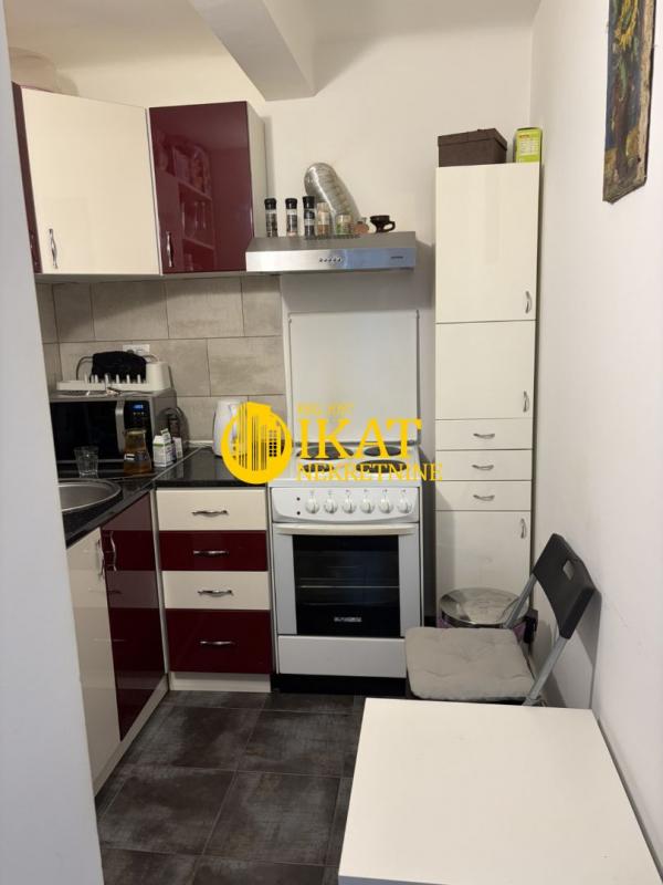 Stan na prodaju u Beogradu, Stari grad, dvoiposoban, 44m2, cena 270000 evra