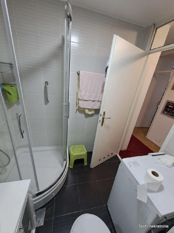 Stan na prodaju u Beogradu, Novi Beograd blok 72, trosoban, 85m2, cena 270000 evra