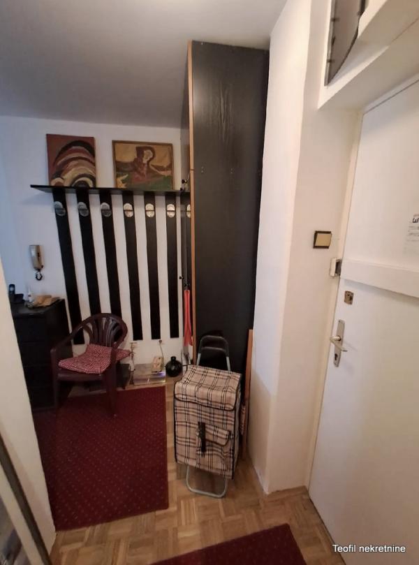 Stan na prodaju u Beogradu, Novi Beograd blok 72, trosoban, 85m2, cena 270000 evra