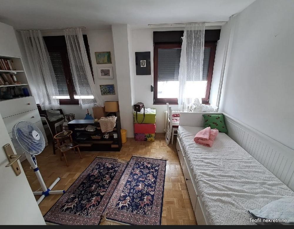 Stan na prodaju u Beogradu, Novi Beograd blok 72, trosoban, 85m2, cena 270000 evra