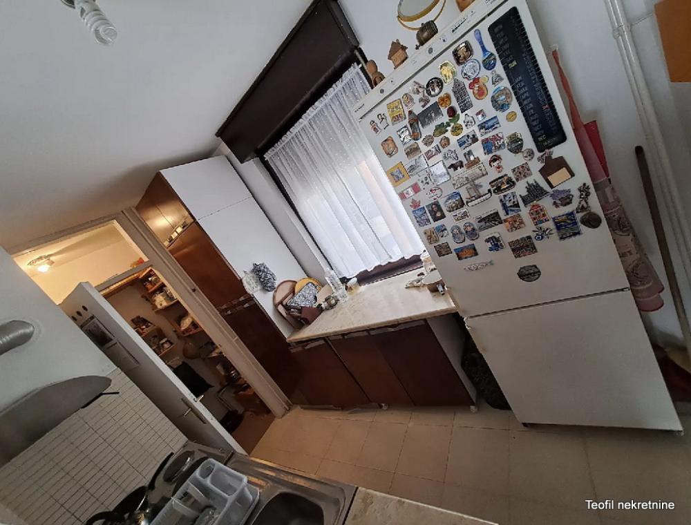 Stan na prodaju u Beogradu, Novi Beograd blok 72, trosoban, 85m2, cena 270000 evra