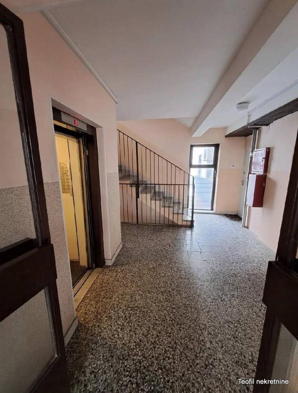 Stan na prodaju u Beogradu, Novi Beograd blok 72, trosoban, 85m2, cena 270000 evra