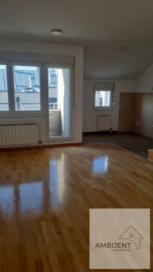 Stan na prodaju u Beogradu, Zvezdara, cetvorosoban, 97m2, cena 227000 evra