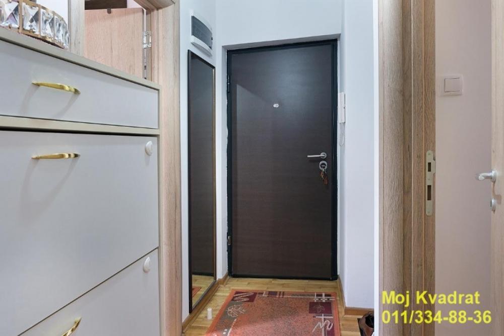 Stan na prodaju u Beogradu, Mirijevo, dvoiposoban, 53m2, cena 170000 evra