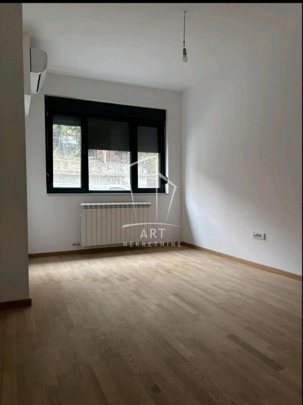Stan na prodaju u Beogradu, Banovo brdo, trosoban, 54m2, cena 214900 evra