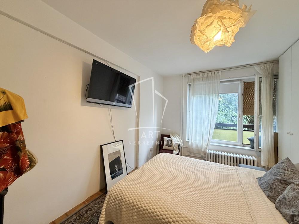 Stan na prodaju u Beogradu, Stari grad, dvoiposoban, 72m2, cena 338000 evra