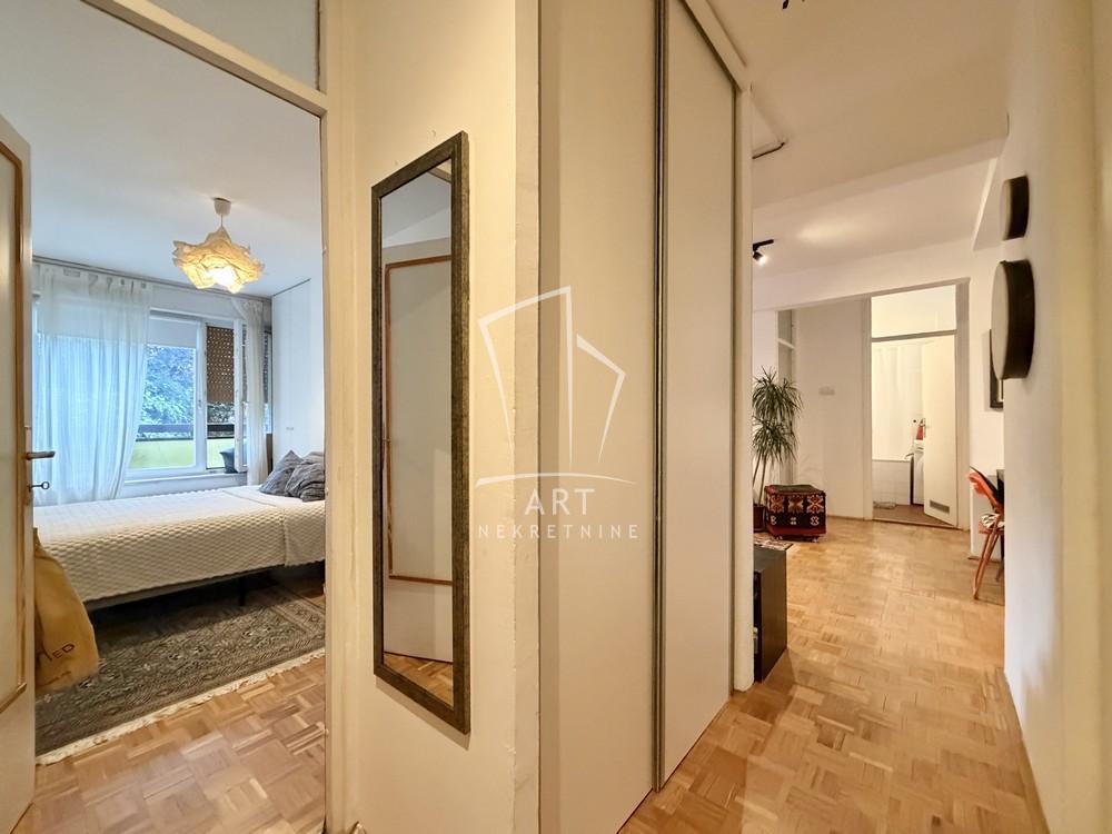 Stan na prodaju u Beogradu, Stari grad, dvoiposoban, 72m2, cena 338000 evra