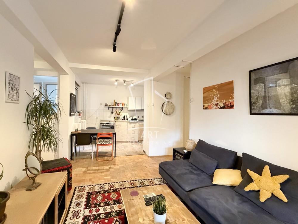 Stan na prodaju u Beogradu, Stari grad, dvoiposoban, 72m2, cena 338000 evra