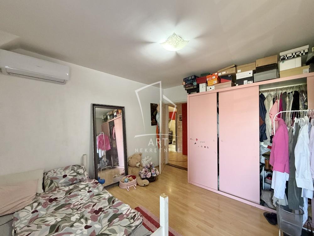 Stan na prodaju u Beogradu, Gornji grad, trosoban, 62m2, cena 144000 evra