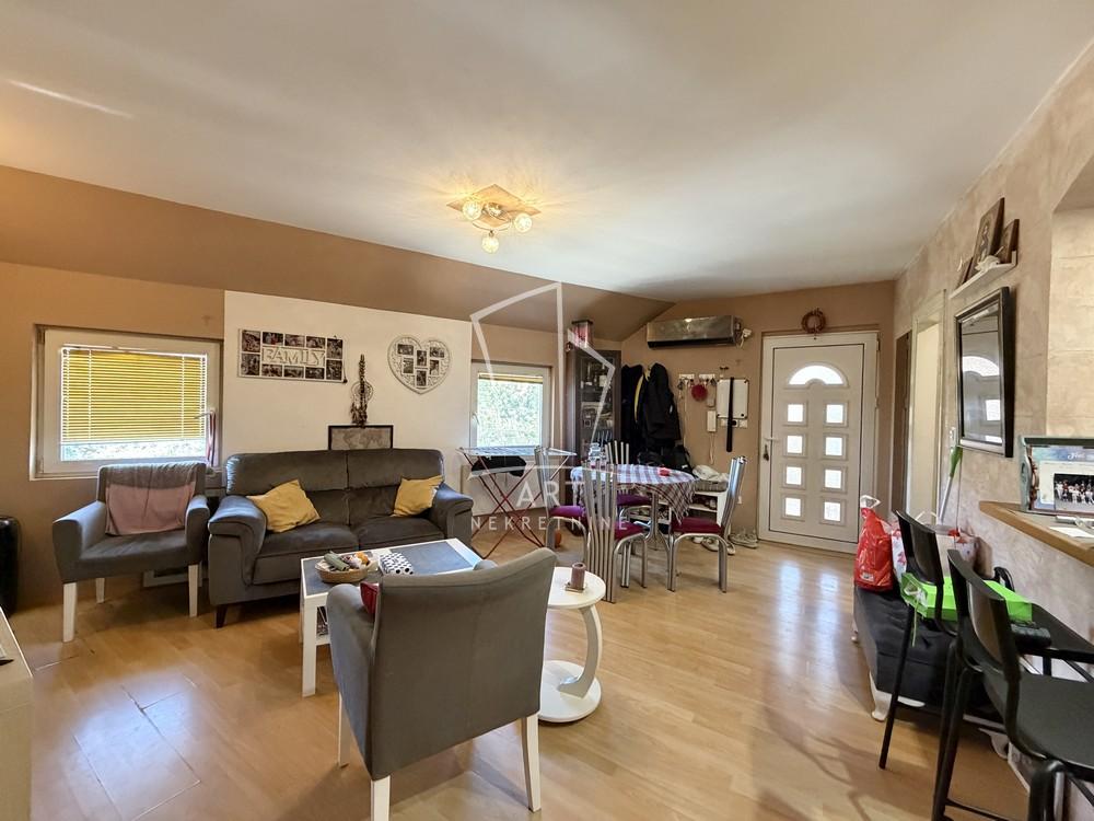 Stan na prodaju u Beogradu, Gornji grad, trosoban, 62m2, cena 144000 evra