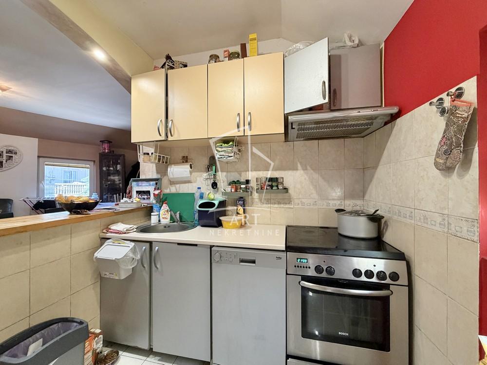 Stan na prodaju u Beogradu, Gornji grad, trosoban, 62m2, cena 144000 evra