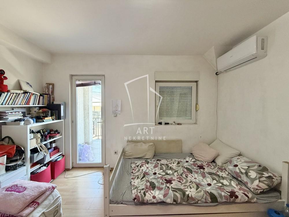 Stan na prodaju u Beogradu, Gornji grad, trosoban, 62m2, cena 144000 evra