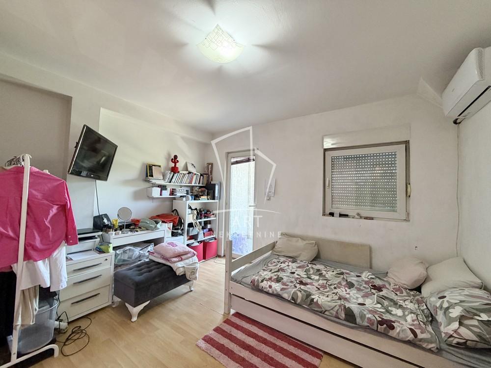 Stan na prodaju u Beogradu, Gornji grad, trosoban, 62m2, cena 144000 evra