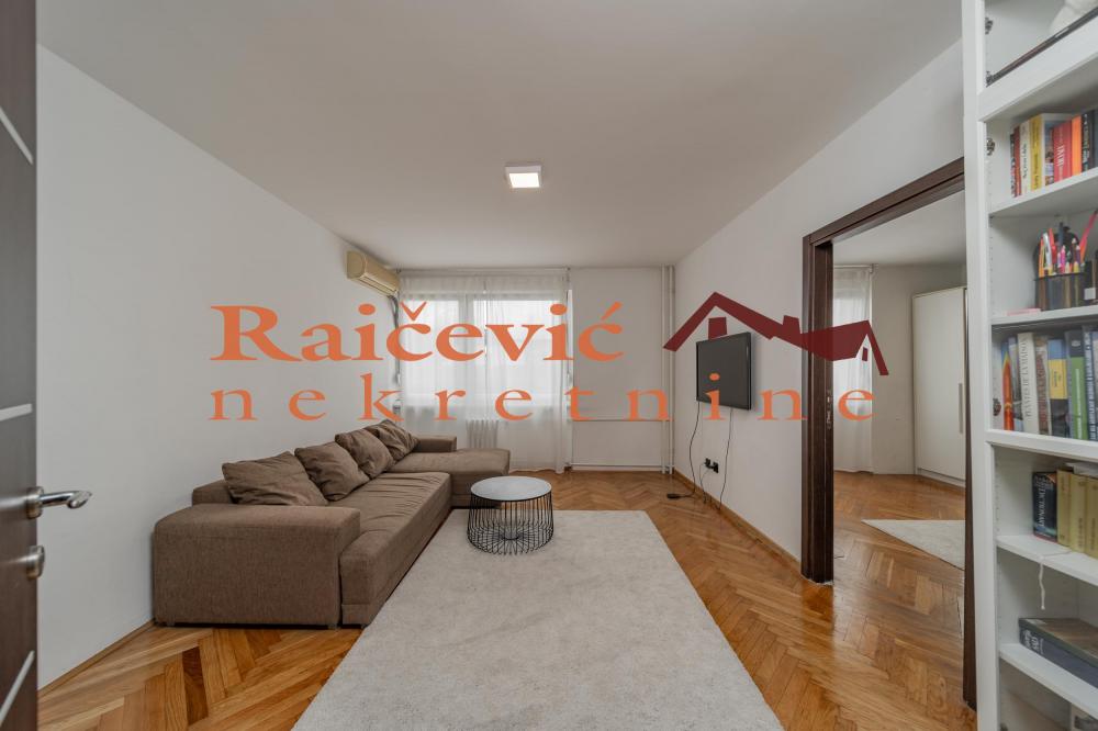 Stan na prodaju u Beogradu, Beograd (centar), trosoban, 68m2, cena 570000 evra