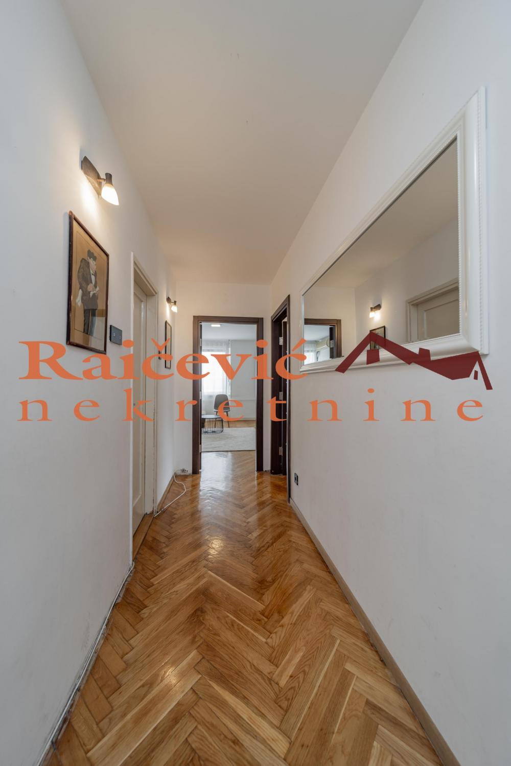 Stan na prodaju u Beogradu, Beograd (centar), trosoban, 68m2, cena 570000 evra
