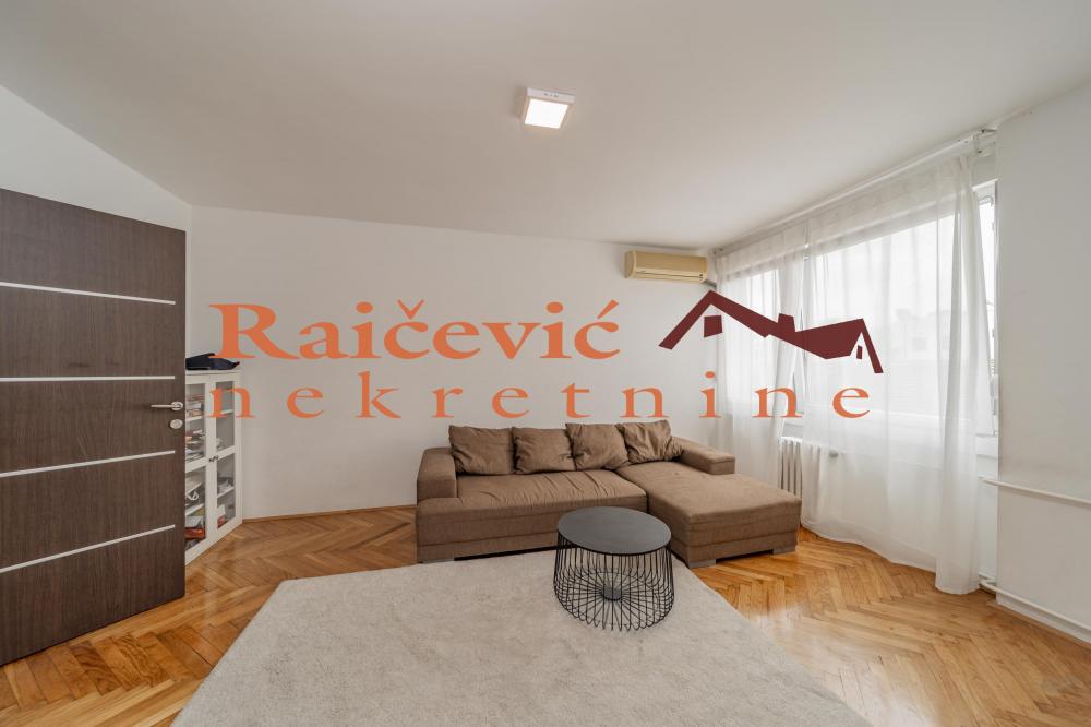 Stan na prodaju u Beogradu, Beograd (centar), trosoban, 68m2, cena 570000 evra