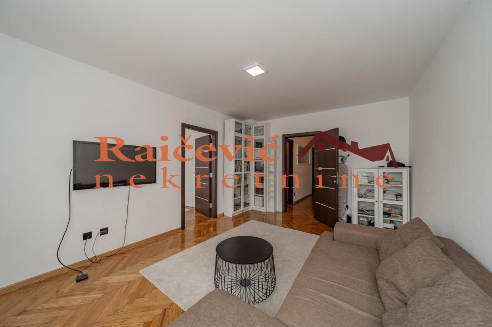 Stan na prodaju u Beogradu, Beograd (centar), trosoban, 68m2, cena 570000 evra