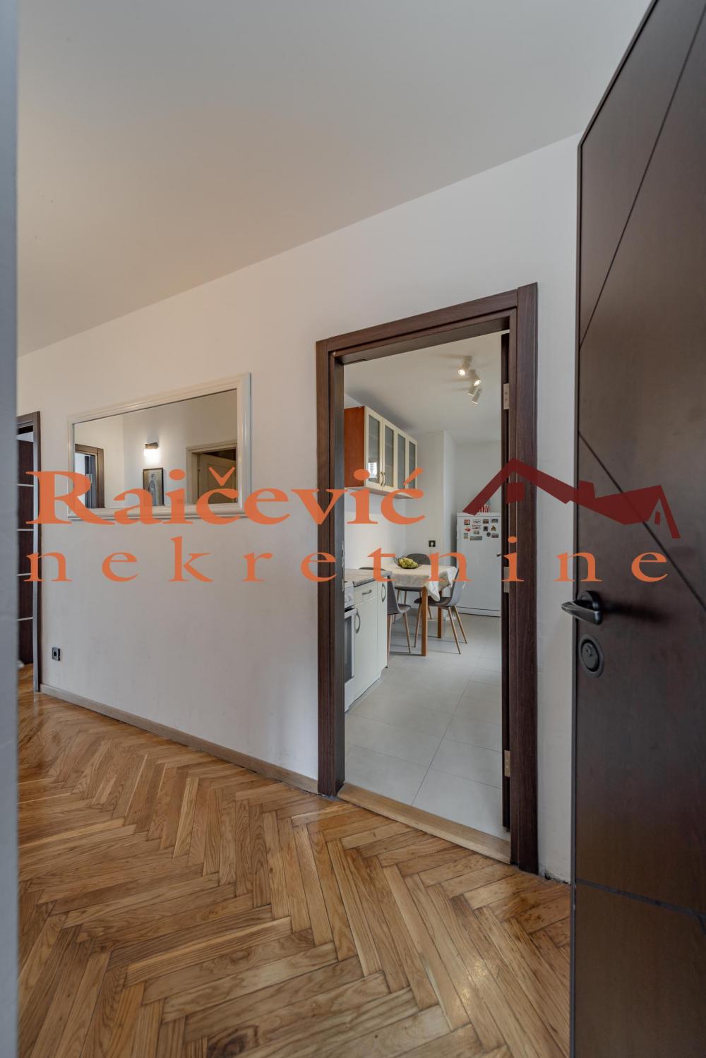 Stan na prodaju u Beogradu, Beograd (centar), trosoban, 68m2, cena 570000 evra