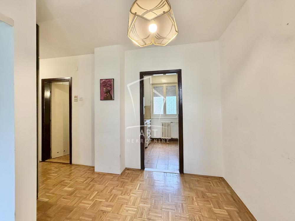 Stan na prodaju u Beogradu, Novi Beograd, jednoiposoban, 51m2, cena 165000 evra
