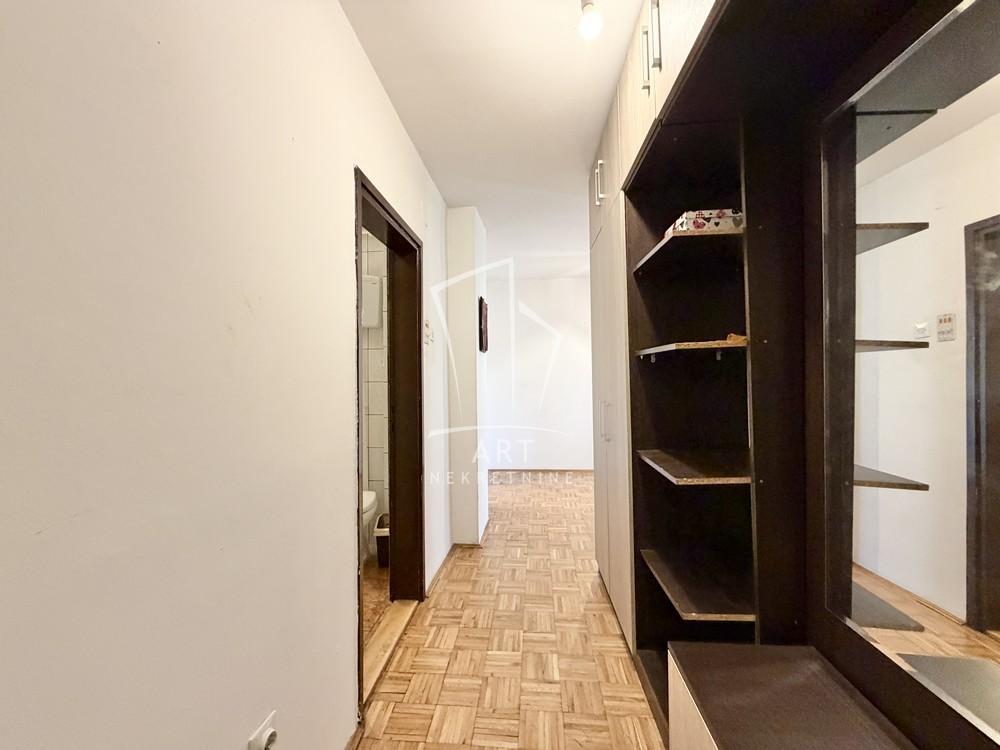Stan na prodaju u Beogradu, Novi Beograd, jednoiposoban, 51m2, cena 165000 evra