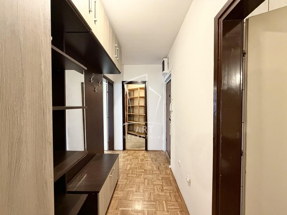 Stan na prodaju u Beogradu, Novi Beograd, jednoiposoban, 51m2, cena 165000 evra