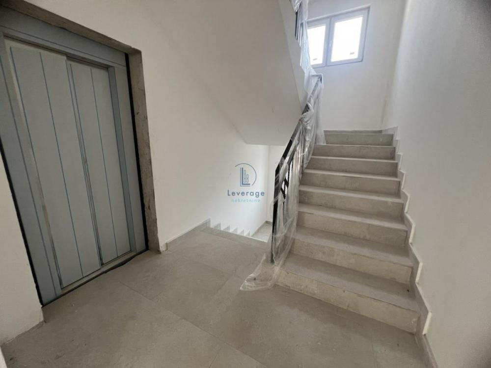 Stan na prodaju u Beogradu, Ledine, dvosoban, 45m2, cena 92820 evra