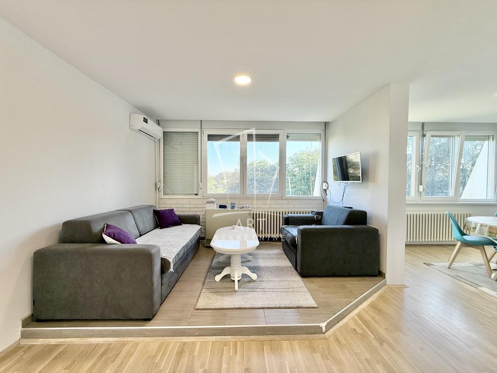 Stan na prodaju u Beogradu, Novi Beograd blok 70 (Kineski TC), dvosoban, 51m2, cena 179000 evra