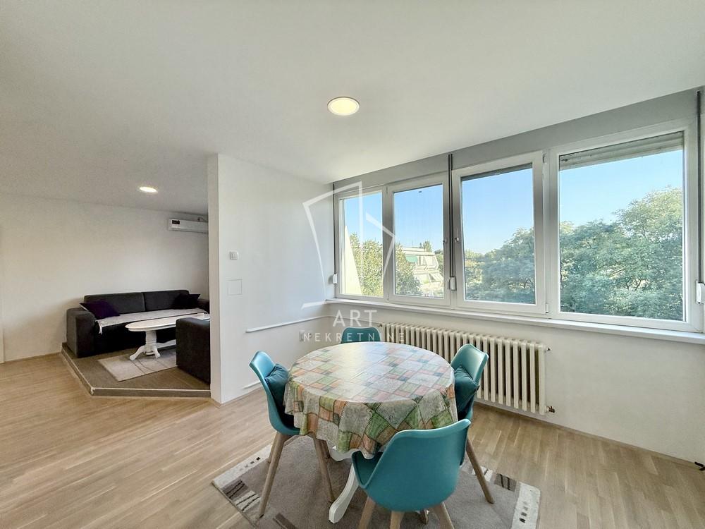 Stan na prodaju u Beogradu, Novi Beograd blok 70 (Kineski TC), dvosoban, 51m2, cena 179000 evra