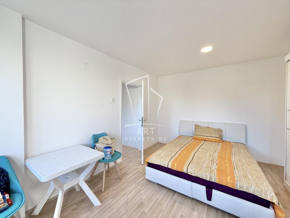 Stan na prodaju u Beogradu, Novi Beograd blok 70 (Kineski TC), dvosoban, 51m2, cena 179000 evra