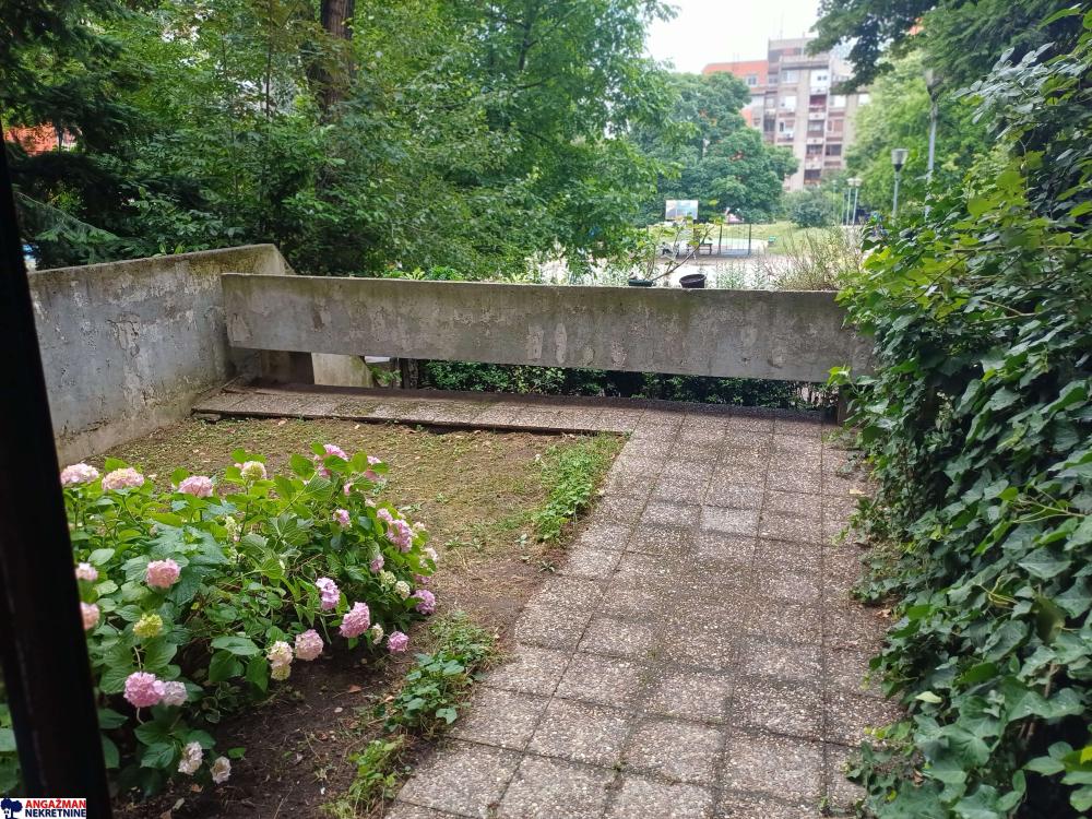 Stan na prodaju u Beogradu, Banjica, dvosoban, 50m2, cena 179000 evra