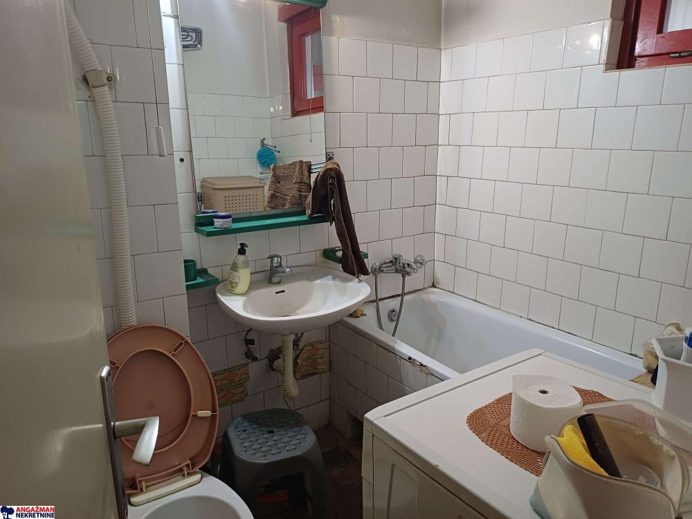 Stan na prodaju u Beogradu, Banjica, dvosoban, 50m2, cena 179000 evra