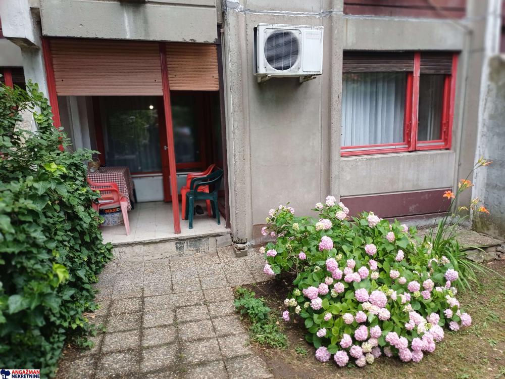 Stan na prodaju u Beogradu, Banjica, dvosoban, 50m2, cena 179000 evra